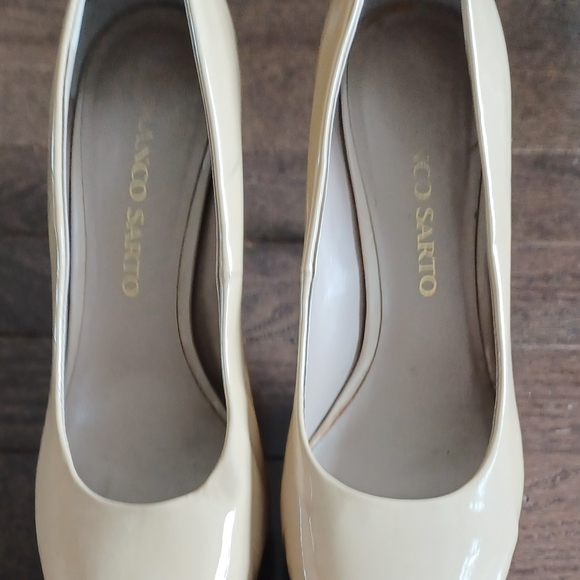 Franco Sarto nude patent pumps (7.5) - Picture 2 of 5